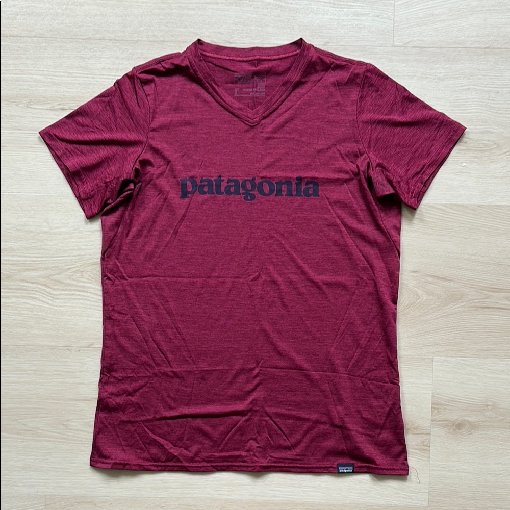 Patagonia Cap Cool Daily Red V-Neck T-Shirt
